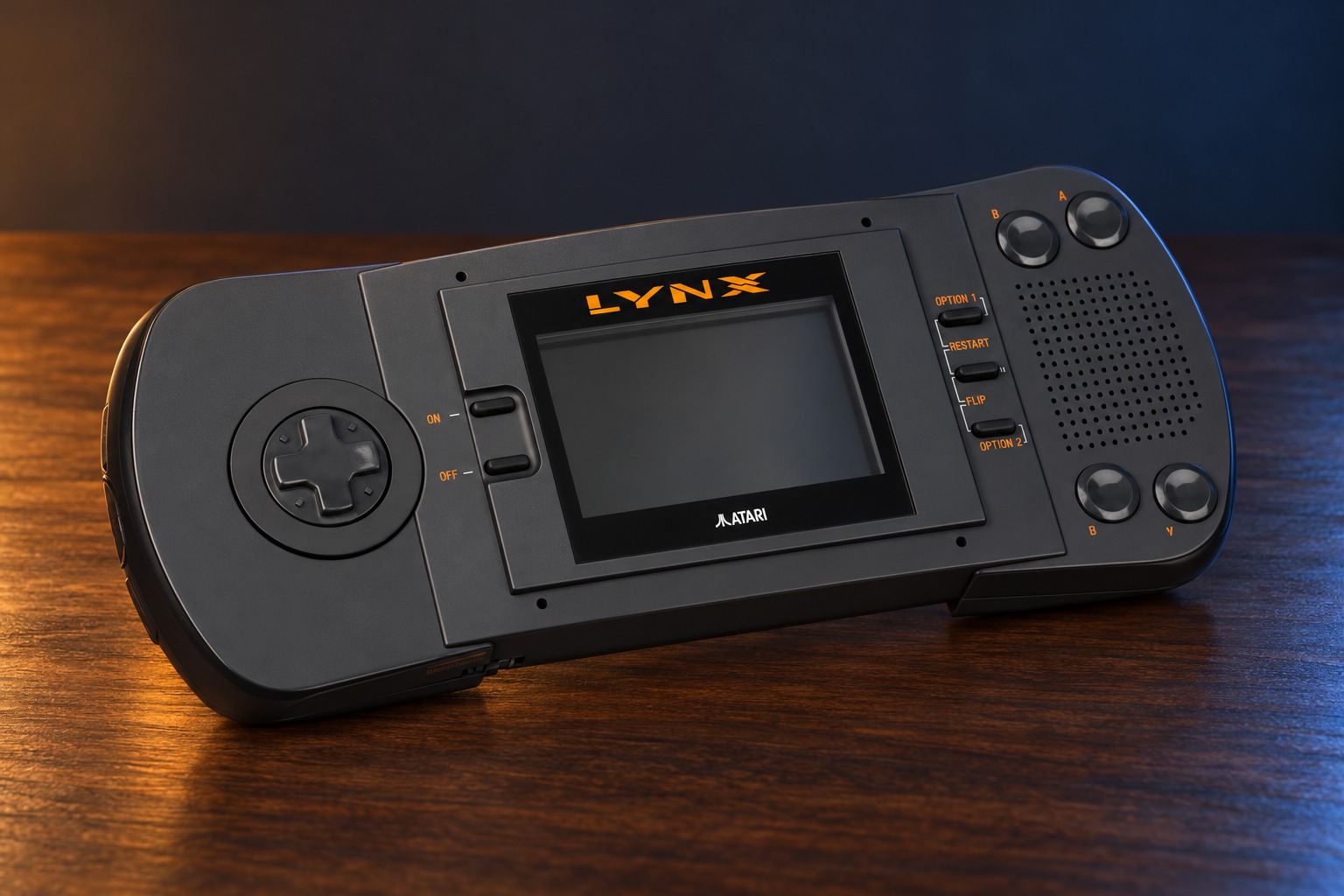 Atari Lynx mit integrierter Steuerung auf einem dunklen Holztisch vor dezent beleuchtetem Hintergrund